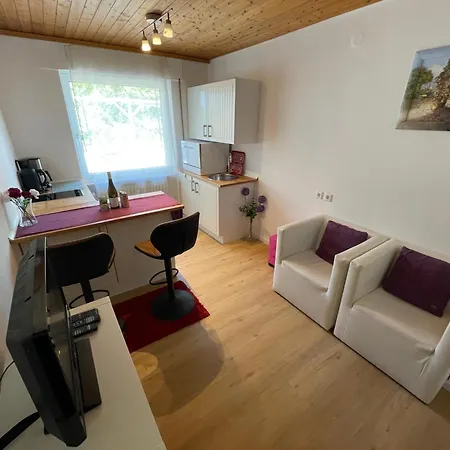 Gaestehaus Nonno - Mit Self Check-in, Kostenlosem Parkplatz Und Sonnenterrasse Apart Otel